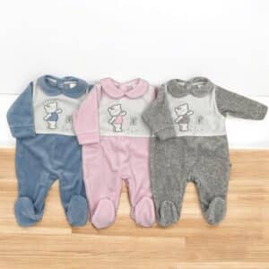 Pijamas terciopelo oso cuello bebé.