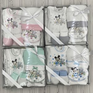 Set de recién nacido DISNEY cinco piezas algodón 100%.