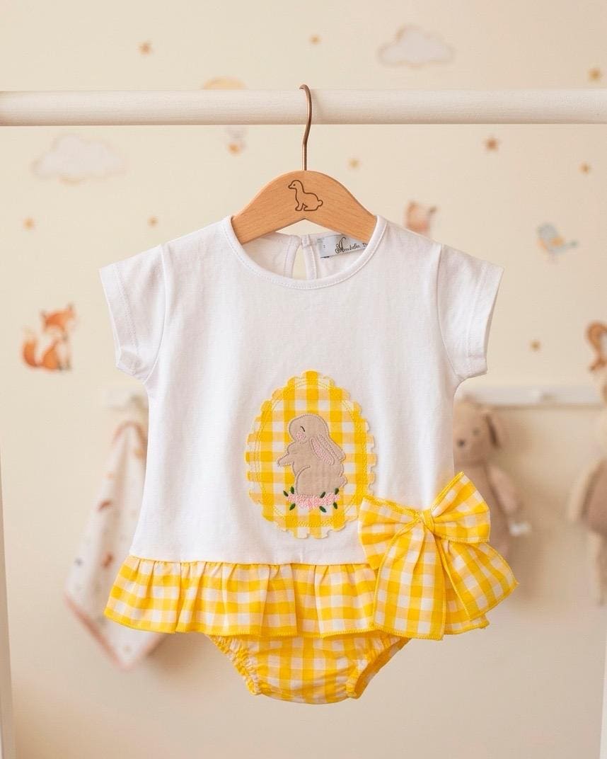 Conjunto camiseta conejo cubre pañal volante vichy amarillo
