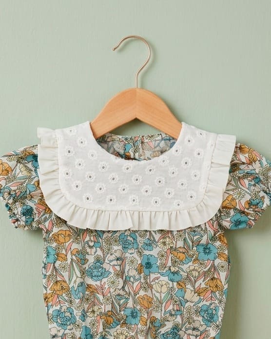 Pelele estampado flore cuello perforado MASAN BEBÉ - Imagen 3